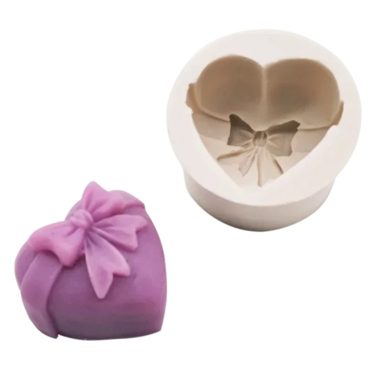 forma-silikonowa-do-swiec-wosku-mydla-serce-z-kokardą-na-walentynki1.jpg