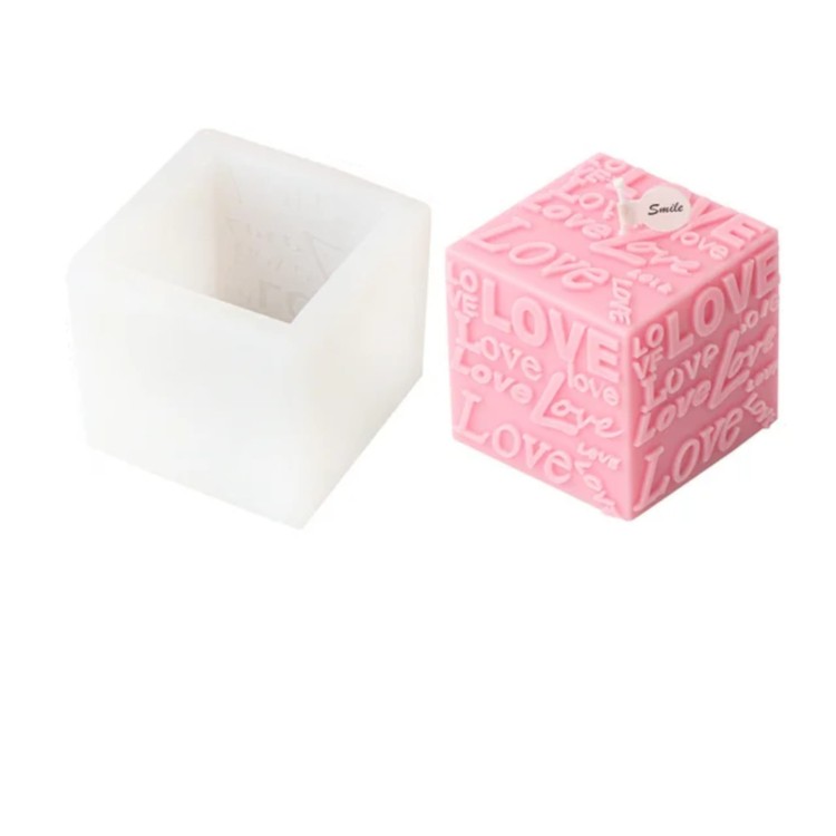 forma-silikonowa-do-swiec-wosku-na-walentynki-kostka-love.jpg