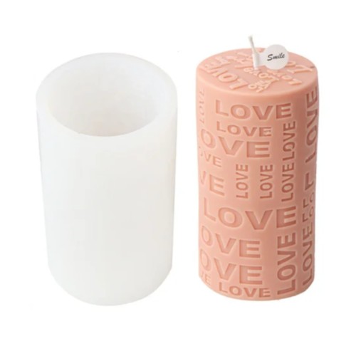 forma-silikonowa-do-swiec-wosku-na-walentynki-walec-z-napisem-love.jpg