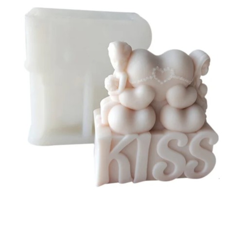 forma-silikonowa-do-swiec-wosku-mydla-gipsu-zakochana-para-kiss.jpg