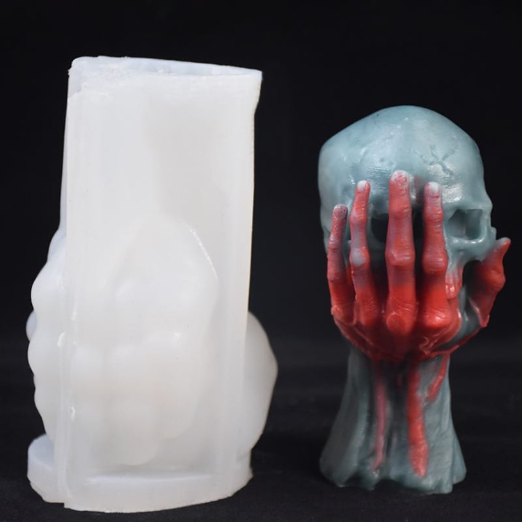 forma-silikonowa-do-swiec-wosku-mydla-gipsu-zywicy-odlewow-na-hallowen-czaszka-lezaca-na-rece4.jpg